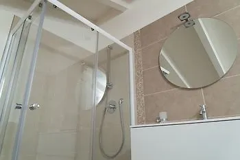 Sirmione Halldis Apartments