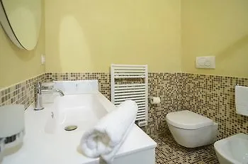 Sirmione Halldis Apartments
