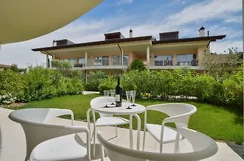 Sirmione Halldis Apartments