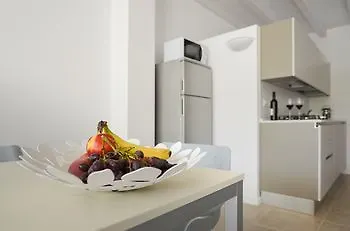 Sirmione Halldis Apartments