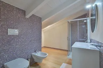 Sirmione Halldis Apartments