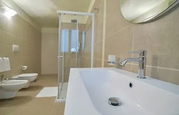 Sirmione Halldis Apartments
