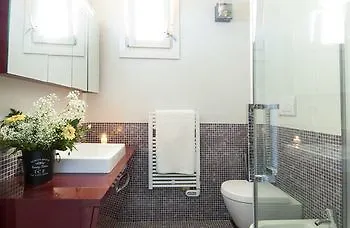 Sirmione Halldis Apartments