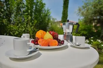 Sirmione Halldis Apartments