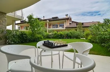 Sirmione Halldis Apartments 0*,