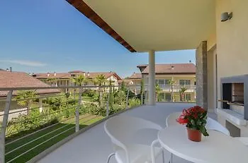 Sirmione Halldis Apartments