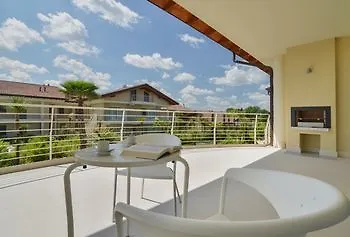 Sirmione Halldis Apartments