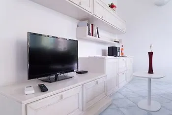 Sirmione Halldis Apartments