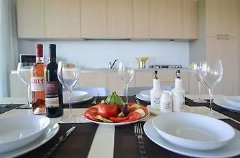 Sirmione Halldis Apartments