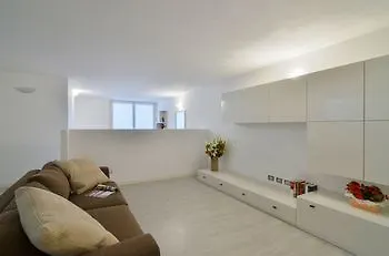 Sirmione Halldis Apartments 0*,