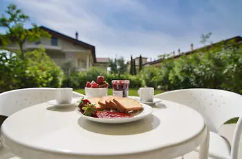 Sirmione Halldis Apartments 0*,