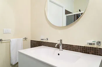 Sirmione Halldis Apartments