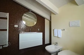 Sirmione Halldis Apartments